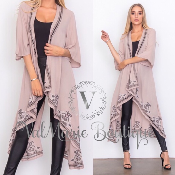 🛍LAST 1! Asymmetrical Embroidered Trim Kimono - Picture 1 of 4